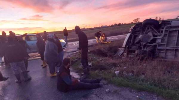 Silivri'de işçileri taşıyan minibüs kaza yaptı: 12 yaralı