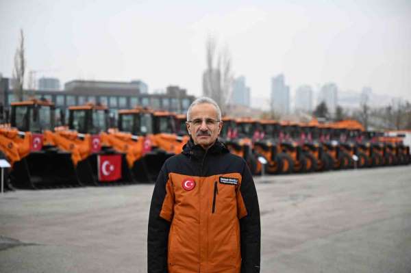 Bakan Uraloğlu: 'Toplam 628 adet makine ve ekipmanını karayollarına kazandırdık'