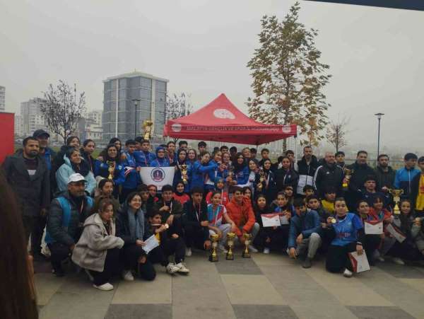 380 sporcu Okul Sporları Oryantiring Yarışması'nda ter döktü