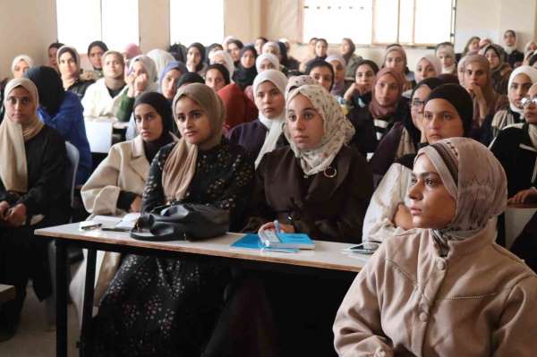 Gazze İslam Üniversitesi'nde 2 yıl aradan sonra dersler yeniden başladı
