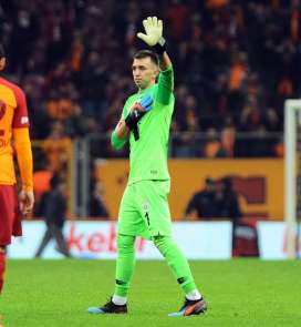 Muslera kalesinde devleşti 