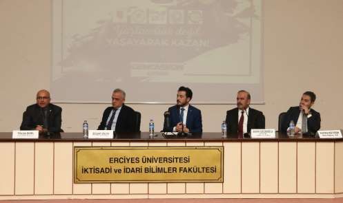 ERÜ'de 'Yaşlanarak Değil, Yaşayarak Kazan' Konulu Panel Düzenlendi