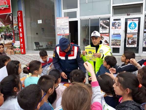 Kargı'da trafik standı açıldı