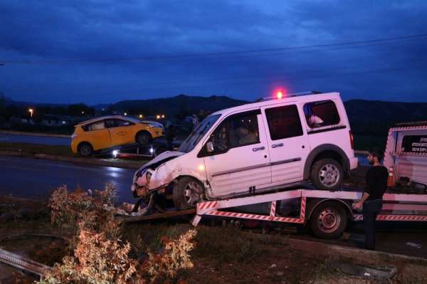 Sivas'ta trafik kazası: 8 yaralı