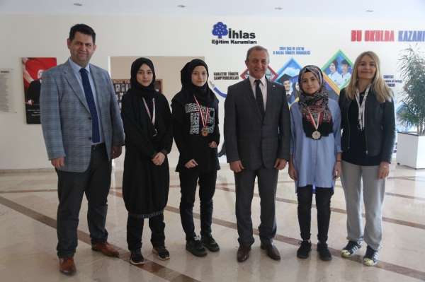 İhlas Koleji, masa tenisinde Bahçelievler şampiyonu