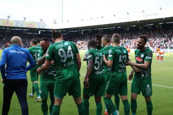 Spor Toto Süper Lig: Çaykur Rizespor: 1 - Galatasaray: 1 (İlk yarı)