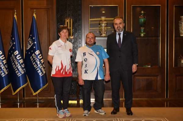 Başkan Aktaş'tan Bursalı sporcuya moral