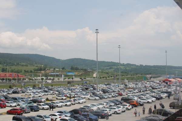 Bayram tatilinde Highway AVM'yi 1 milyon kişi ziyaret etti 