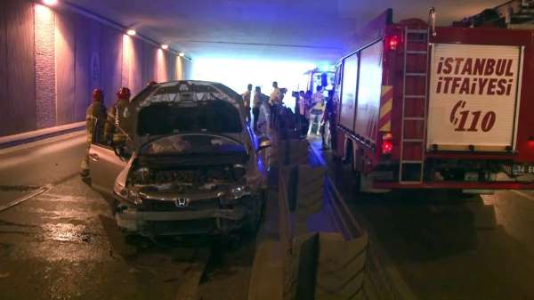 Bakırköy'de zincirleme trafik kazası: 2 yaralı 