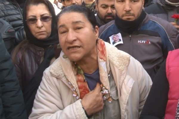 Saldırıda öldürülen kuryenin annesi: “Oğlumun kanının yerde kalmasını istemiyoru