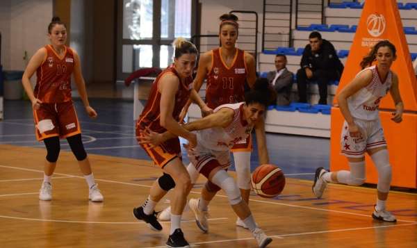 Turgutlu Belediye Kadın Basket takımı kendi evinde mağlup 