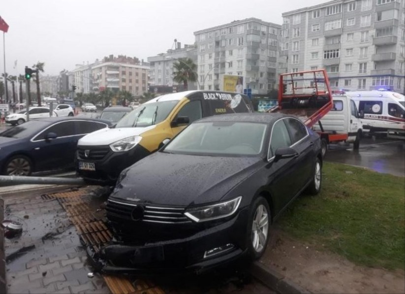 Samsun'da belediye başkanı kaza geçirdi