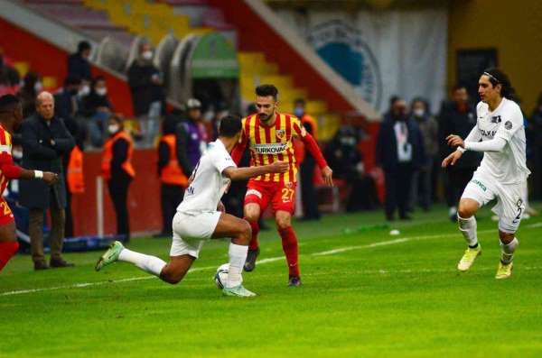 Onur Bulut 5. asisti yaptı