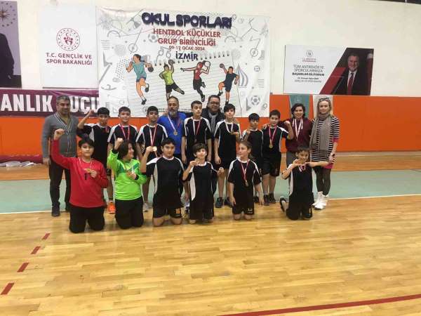 Köyceğiz Yunus Emre Ortaokulu Hentbol'da Bölge Şampiyonu oldu
