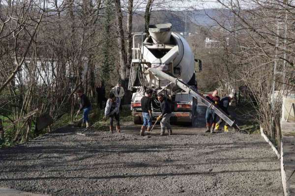 Ordu'da beton yol çalışmaları devam ediyor