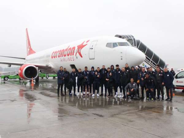 Antalyaspor'un uçağı Sivas'a inemedi 