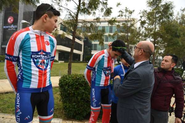 Konyaaltı Belediyesi Bisiklet Takımı, şampiyon oldu 