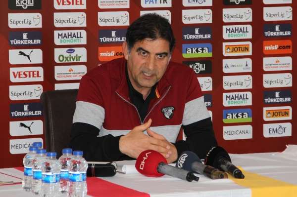 Ünal Karaman: 'Oyunun her iki yönünü de oynayan bir Göztepe takımı oluşturmayı hedefliyorum' 