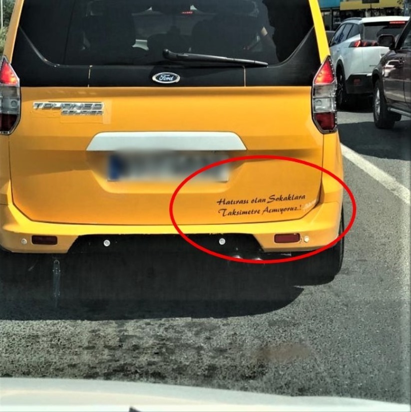 Samsun trafiğinde dikkat çeken araba arkası yazıları