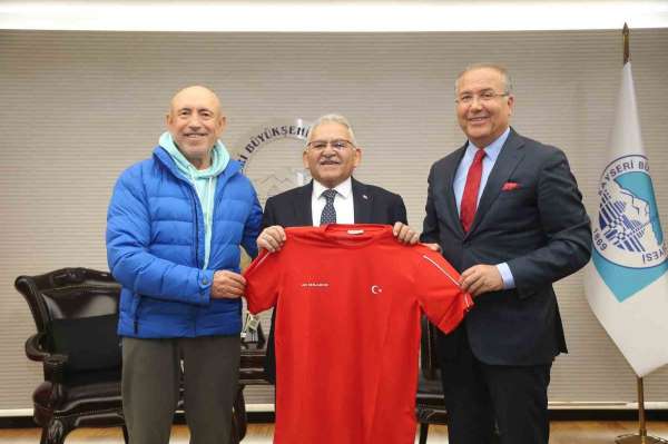 Başkan Büyükkılıç, Türkiye Tenis Federasyonu Başkanı Durmuş ile spor şehri Kayseri'ye yakışacak projeleri isti