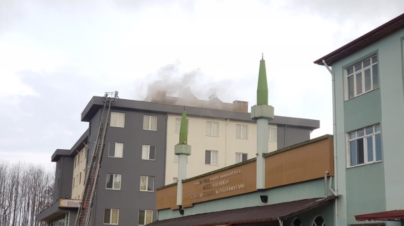Samsun'da lise pansiyonunda baca yangını