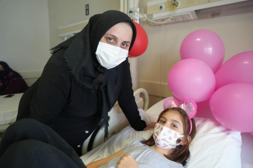 Samsun'da fedakar anne, 8 yaşındaki kızına böbreğini verdi