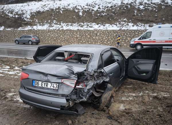 Amasya'da minibüs ile otomobil çarpıştı: 6 yaralı