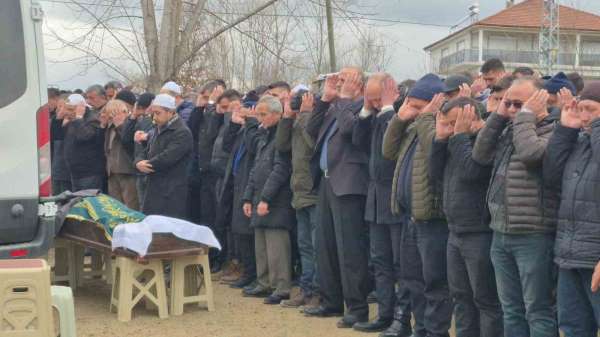 Düzce'deki feci kazada ölen tır sürücüsü Bartın'da defnedildi
