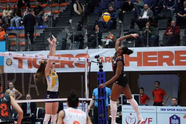 Eczacıbaşı Dynavit, AXA Sigorta Kupa Voley'de adını dörtlü finale yazdırdı