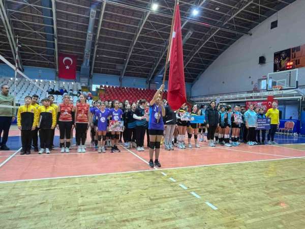 Manisa'da Okul Sporları Voleybol Grup Müsabakaları başladı