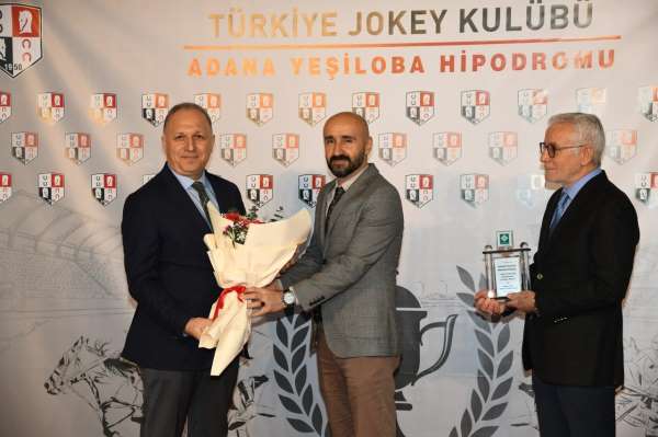 Osmaniye Belediye Başkanlığı Koşusu'nu 'Silent Lightning' kazandı
