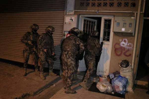 Adana'da terör örgütü DEAŞ ve El Kaide operasyonu 