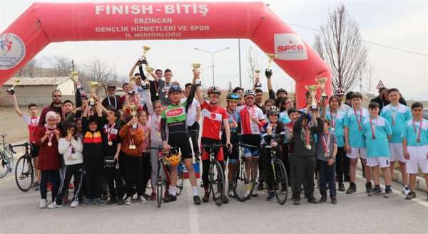 Erzincan'da bisiklet yarışmaları yapıldı 