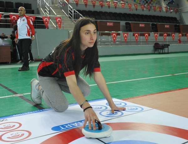Trabzon'da Floor Curling sporuna ilgi artıyor 
