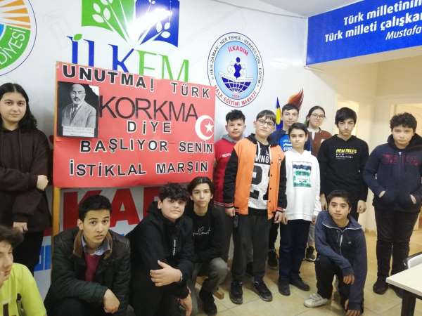 İLKEM'de öğrenciler, İstiklal Marşı'nın kabulünü kutladı