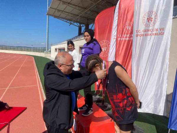 Afyonkarahisar'da Atletizm Gençler Müsabakaları sona erdi
