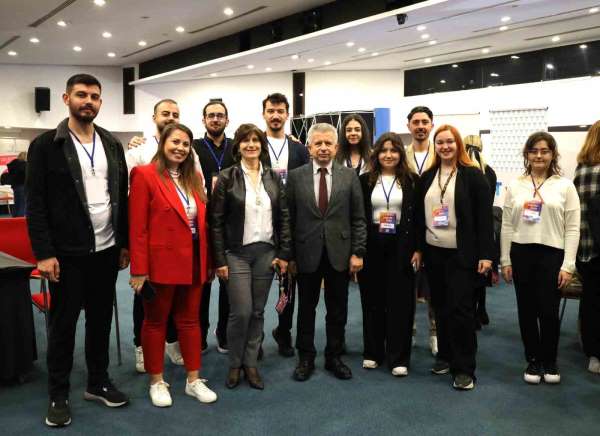 İzmir Ekonomi'de 'kariyer' zirvesi