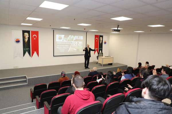 Sinop'ta 'Bağımlı Olma Özgür Ol' konferansı