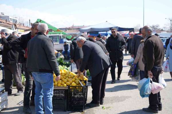 Ticaret satış hacmi yıllık yüzde 5,3 arttı