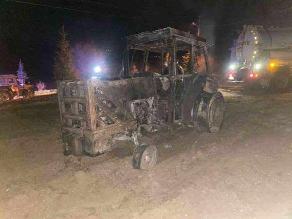 Tokat'taki yangında samanlık ve traktör küle döndü