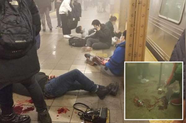 New York metrosuna saldırı: 13 yaralı