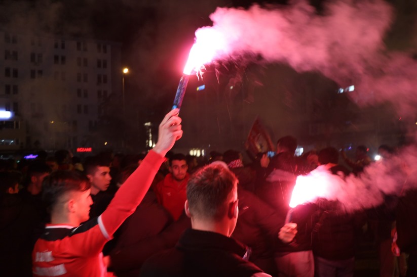 Samsunspor taraftarları şampiyonluğu kutladı