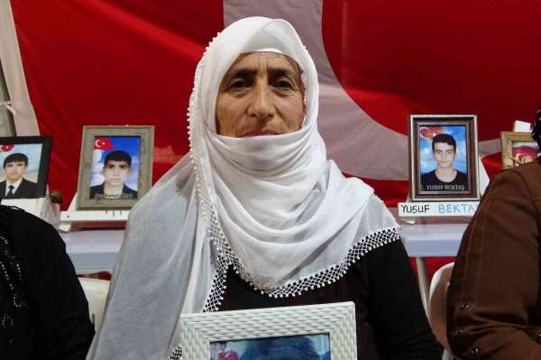 Evlat nöbetindeki gözü yaşlı anne: '8 yıldır terörle mücadele ediyorum'