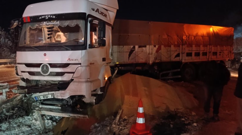 Samsun-Ankara yolunda otobüs ile tır çarpıştı: 5 yaralı