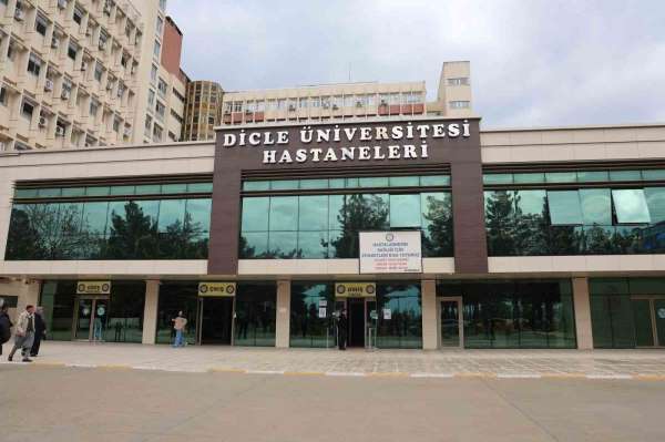 Dicle Üniversitesi Hastanesi doktorunun, ameliyat ettiği hastadan kuyumcunun IBAN'ına para atmasını istediği i