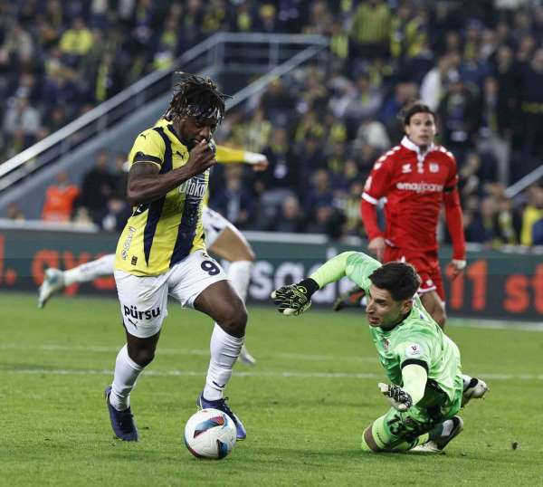 Sivasspor - Fenerbahçe maçları bol gollü geçiyor