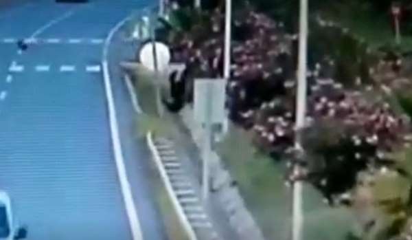 Antalya'da korkunç kaza...Havada taklalar atıp metrelerce ileri uçtu
