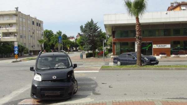 Antalya'da trafik kazası: 1 yaralı
