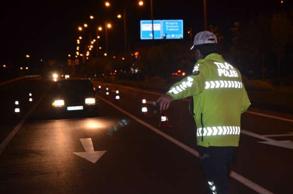Seyahat kısıtlamasının kalktığı Ordu'da polis ekipleri rutin kontrollerini sürdü