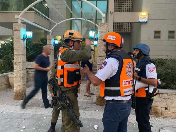 İsrail'e roket saldırısı: 7 yaralı